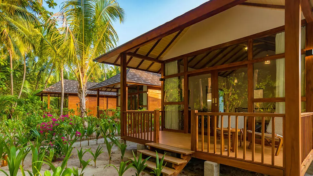 ✈ MALEDIVEN | Ari Atoll Süden - Fiyavalhu Maldives 4*, 5 Nächte - V...