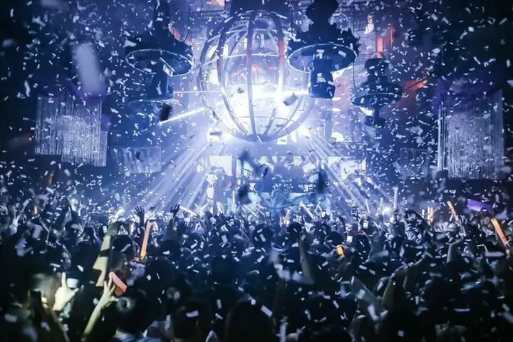 Vegas Party Passport: 3 Clubs & Pool Parties Access