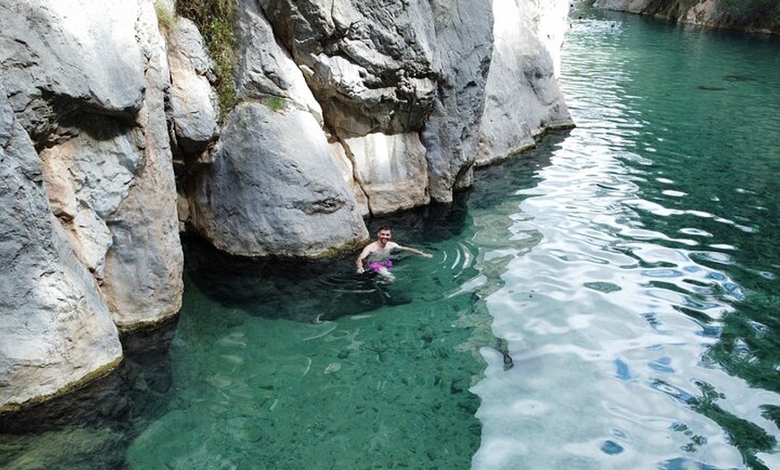 Image 14: Valencia Tour Aguas Termales Montanejos y Cascada De la Novia