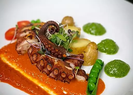 5% Cash Back at Manera's Restaurant