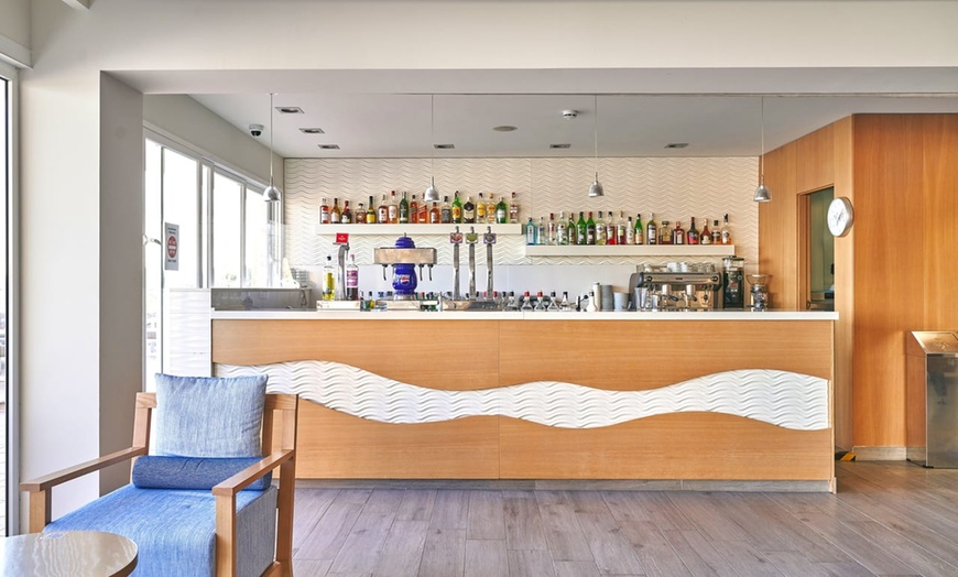 Image 6: ✈ MALLORCA | Magaluf - Flamboyan Caribe 4* - Oceanfront