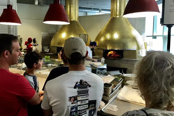 Downtown Chicago Walking Pizza Tour