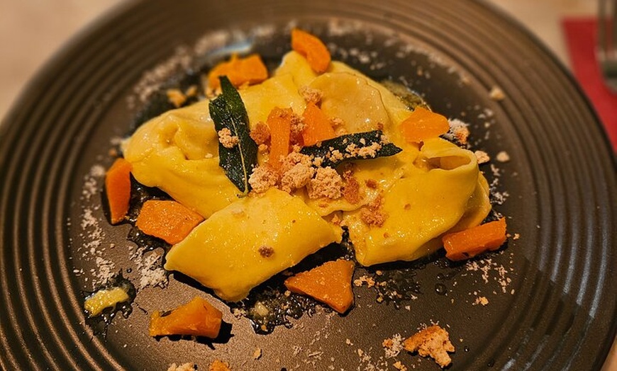 Image 14: Guided Borough Market Food Experience