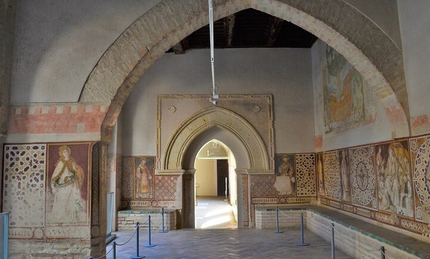 Image 2: Visita Guiada al Monasterio de San Isidoro del Campo