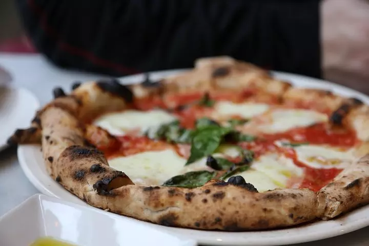 Downtown Chicago Walking Pizza Tour