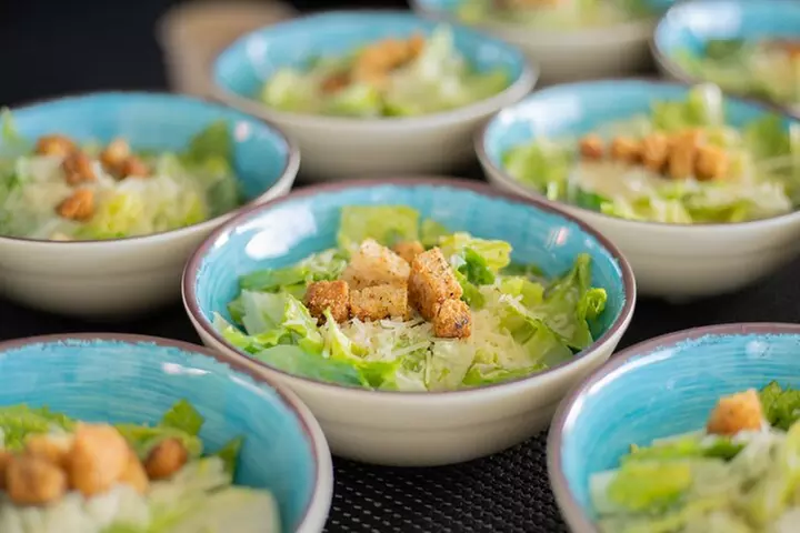 From Ma'alaea Harbor: Sunset Dinner Cruise Aboard the Quicksilver