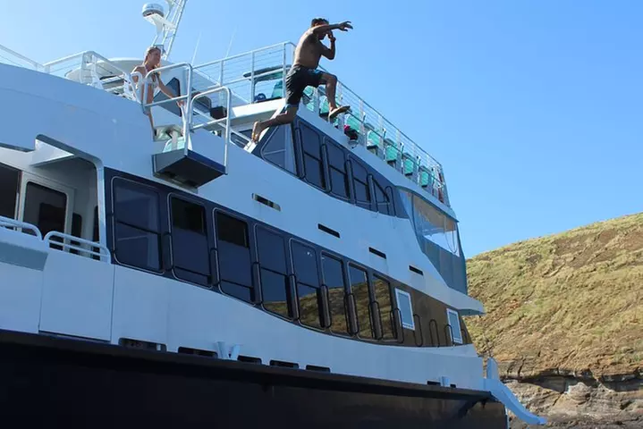 Molokini Snorkeling Adventure Aboard Calypso From Ma'alaea Harbor
