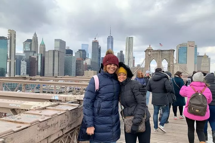 Brooklyn Bridge & DUMBO Neighborhood Tour - from Manhattan to Brooklyn