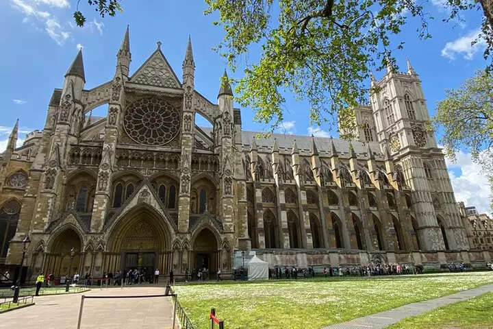 Priority Access Westminster Abbey Tour with a Professional Guide