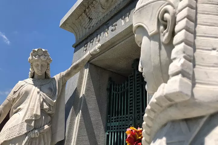 New Orleans Metairie Cemetery Tour: Millionaires and Mausoleums