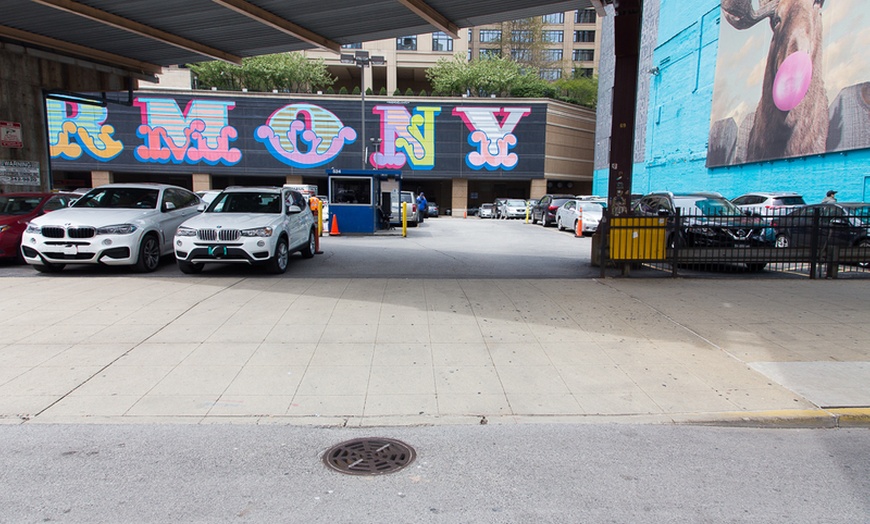 Image 2: Parking at Loop Auto Parks Lot