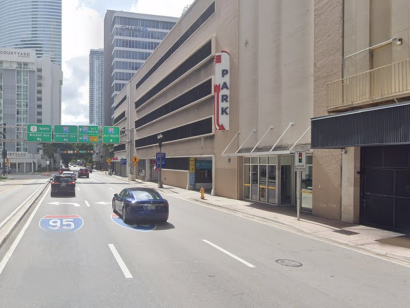 Parking at 225 SE. 2nd St. Garage
