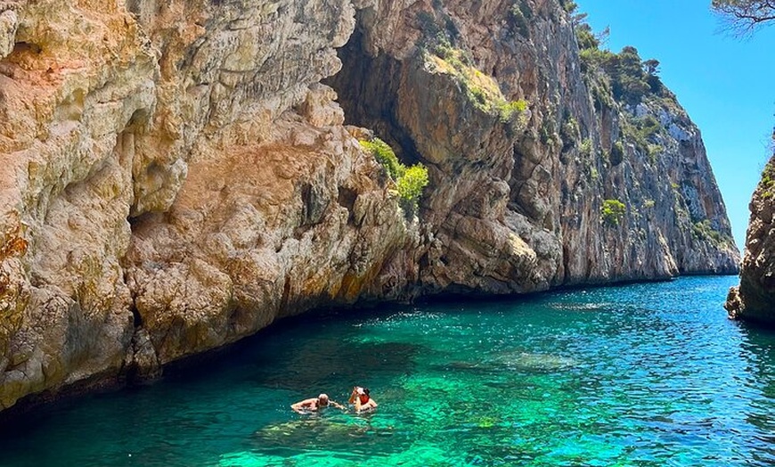 Image 5: Cuevas inexploradas y paraíso para practicar snorkel: tour en kayak...