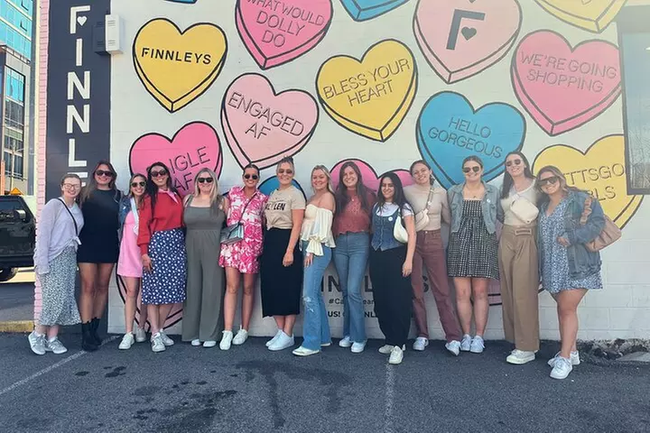 Nashville Shopping Tour with Wine, Cocktails and Snacks