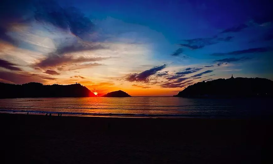 Image 3: Donostia San Sebastián Sunset en Barco desde el Mar