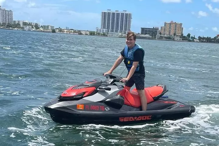 Jet Ski Miami : Experience the Ultimate Water Fun !