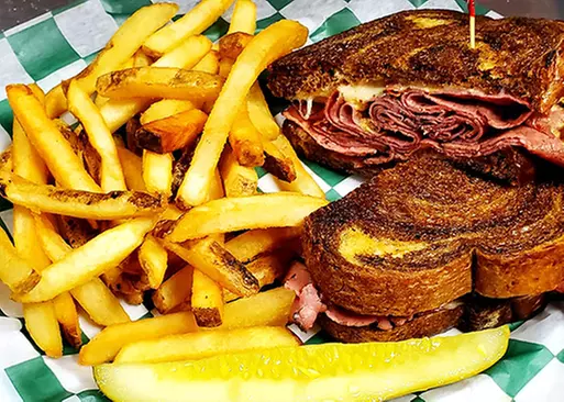 5% Cash Back at Kelly's Burgers & Beer - Primary Image