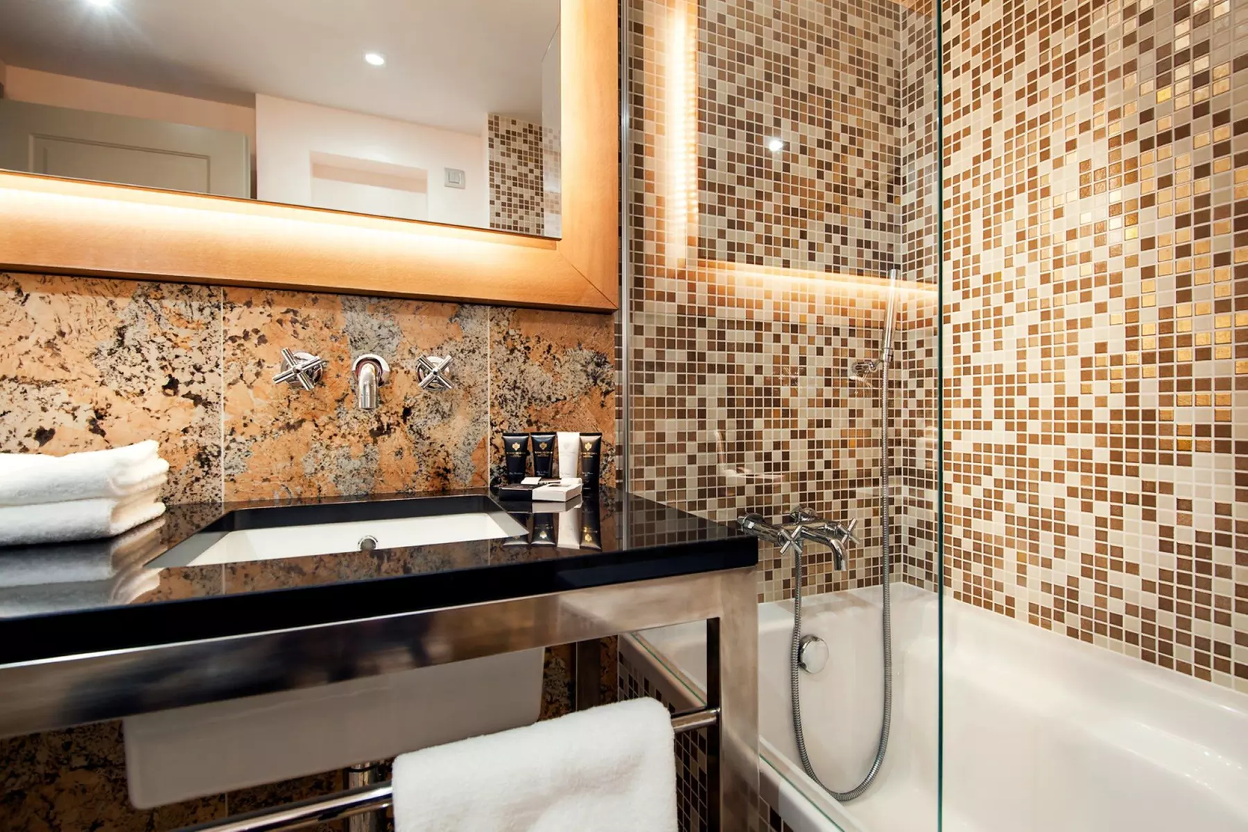 ✈ REPUBLIKA CZESKA | Praga - Hotel Royal Prague 4*, 2 nocy - City b...