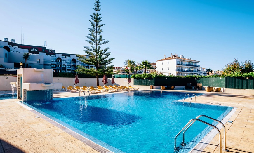Image 2: ✈ ALGARVE | Albufeira - Muthu Forte da Oura Apartment Hotel 5*, 2 n...