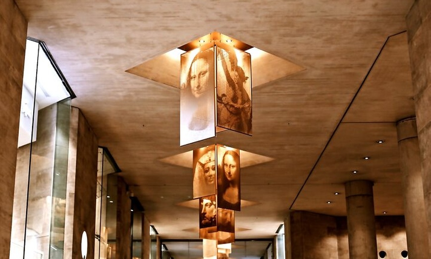 Image 7: Visite incontournable du musée du Louvre à Paris en petit groupe (m...