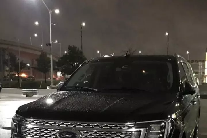 Private Transfer from Buffalo NY to Toronto - Second Medium