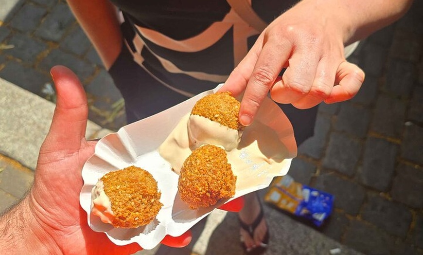 Image 13: Das echte Berlin - Street, Food und History - Tasty Bike Tour