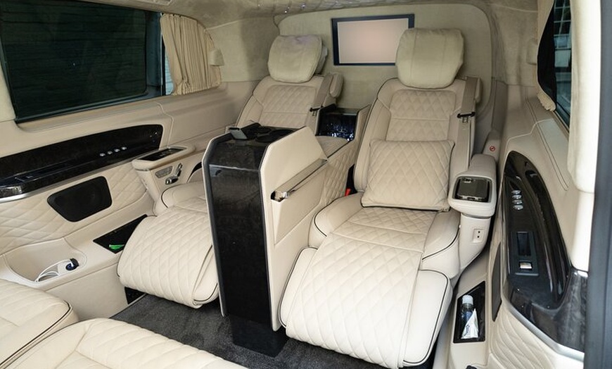 Image 1: Central London Luxury Senzati Jet Class for a Day