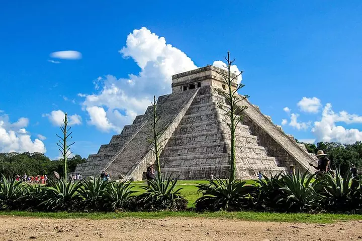 Chichen Itza & Ekbalam Tour with Cenote - Primary Image