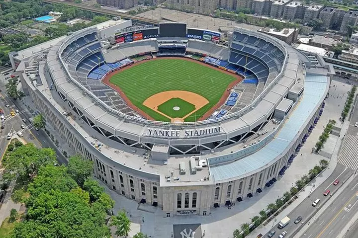 Brooklyn, Queens, and the Bronx Contrastes Tour in Spanish