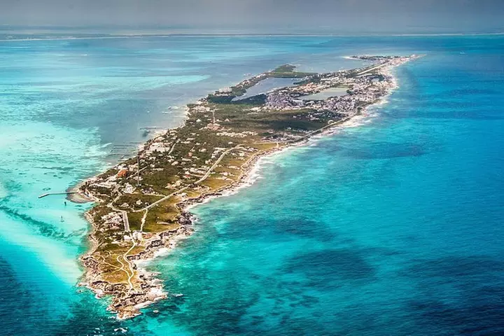Top Sailing to Isla Mujeres with lunch and open bar from Cancun