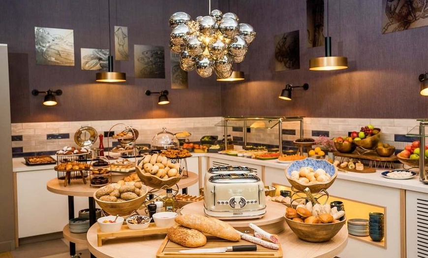 Image 43: ✈ SPANIEN | Barcelona - Leonardo Royal Hotel Barcelona Fira 4*, 2 N...