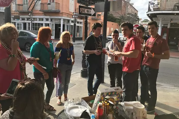 New Orleans Jingle Bells, Booze, History, Paranormal and Voodoo Walking Tour