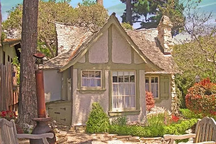 Carmel-by-the-Sea's Fairytale Houses: A Self-Guided Walking Tour