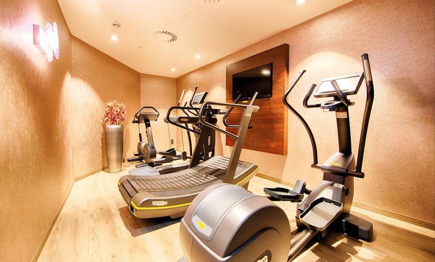 Image 32: ✈ SPANIEN | Barcelona - Leonardo Royal Hotel Barcelona Fira 4*, 2 N...