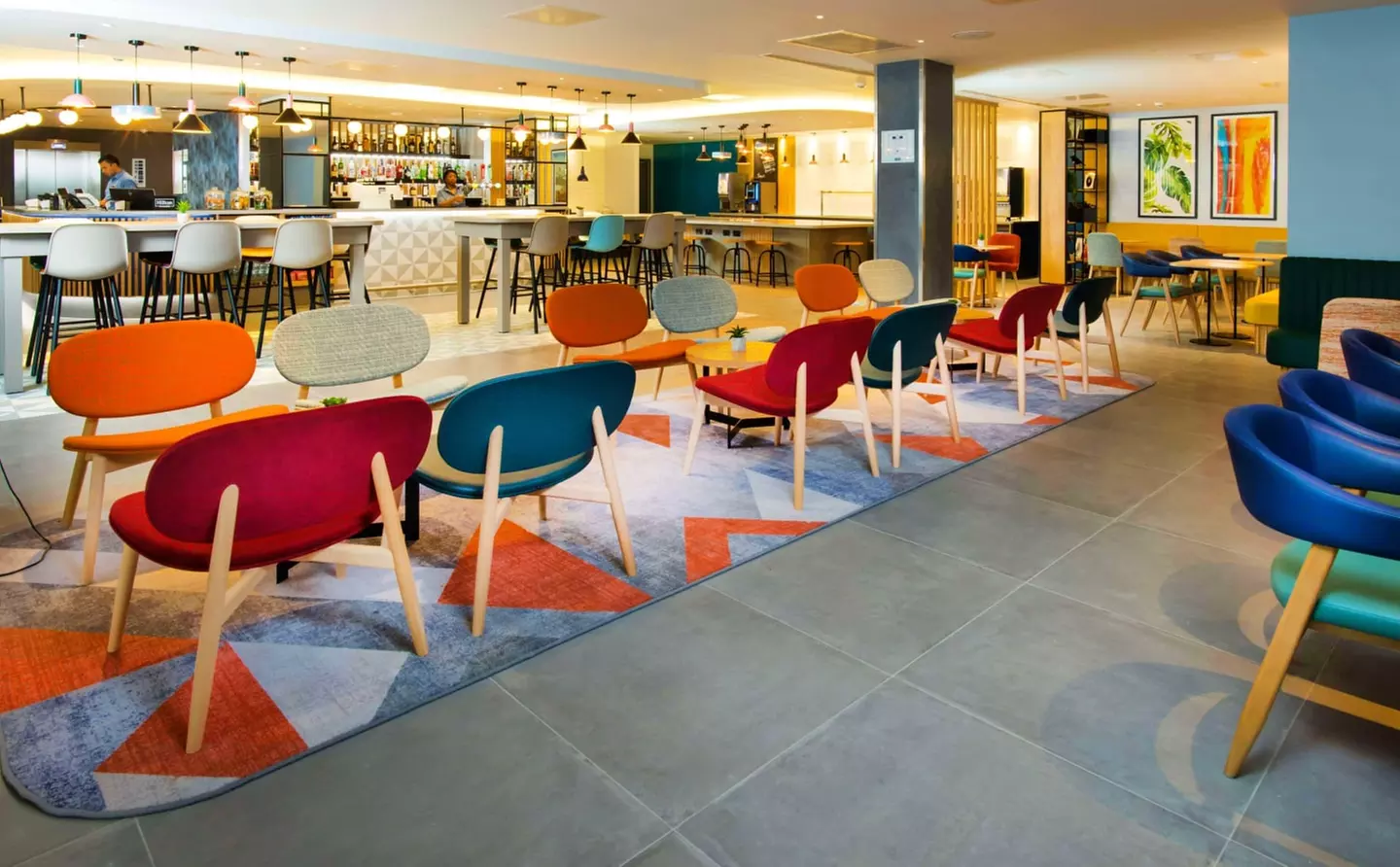 ✈ GROßBRITANNIEN | London - Hampton by Hilton London Park Royal 4*,...