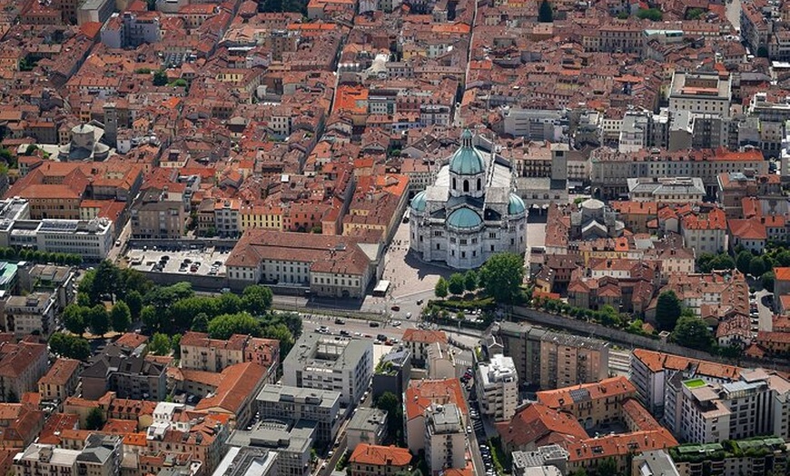 Image 2: Audioguida della città di Como e biglietto salta fila per Brunate