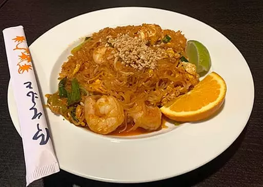 5% Cash Back at Basil Leaf Thai - Sushi & Noo...