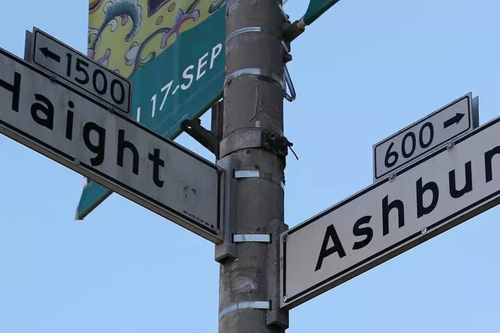 Syn City SF: A Self-Guided Audio Tour of Haight-Ashbury - Second Medium