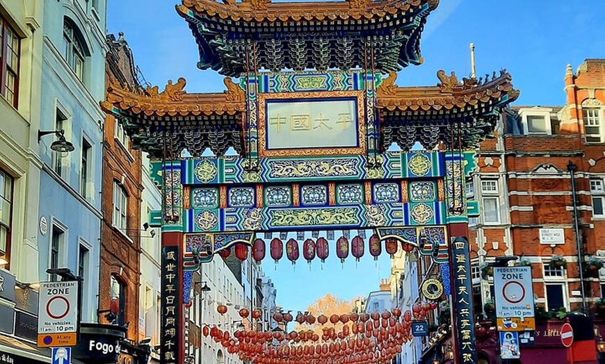 Image 3: Private Half Day Walking Tour of London Sights