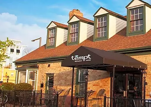 5% Cash Back at Tempt Restaurant & Lounge