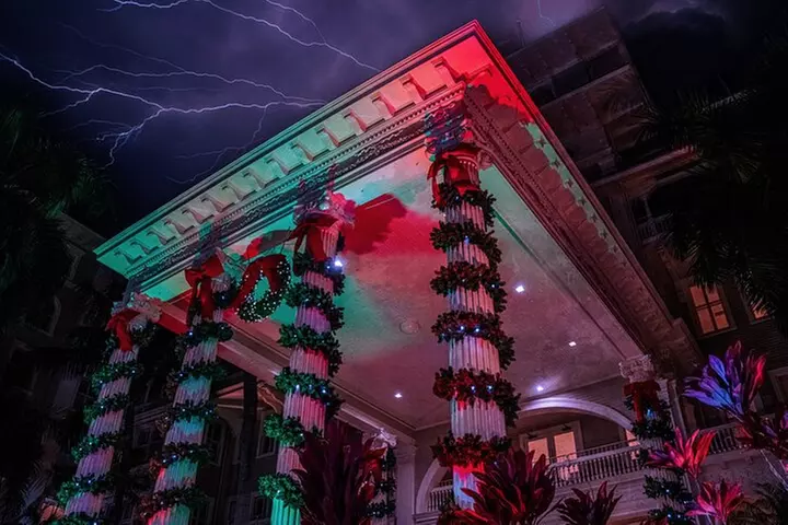 Waikiki Ghost Tour: Torches & Terrors