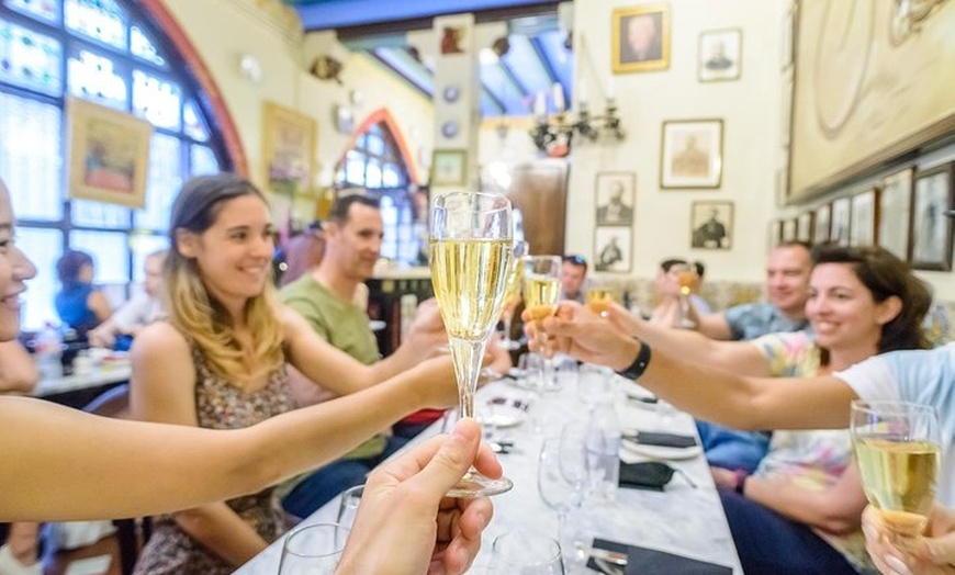 Image 1: Excursión en bicicleta eléctrica por Barcelona con tapas y bebidas