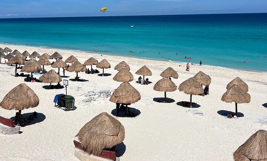 Image 10: Cancun Speed Boat, Parasailing and Dolphin Beach with Transport