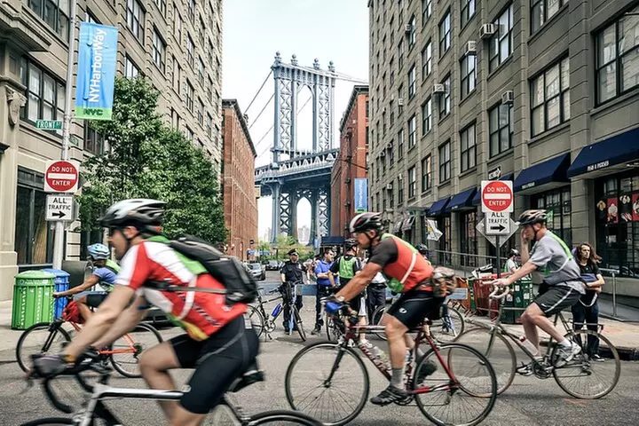 NYC Bus Tour of Brooklyn, Bronx, Queens: Art, Food & Sports