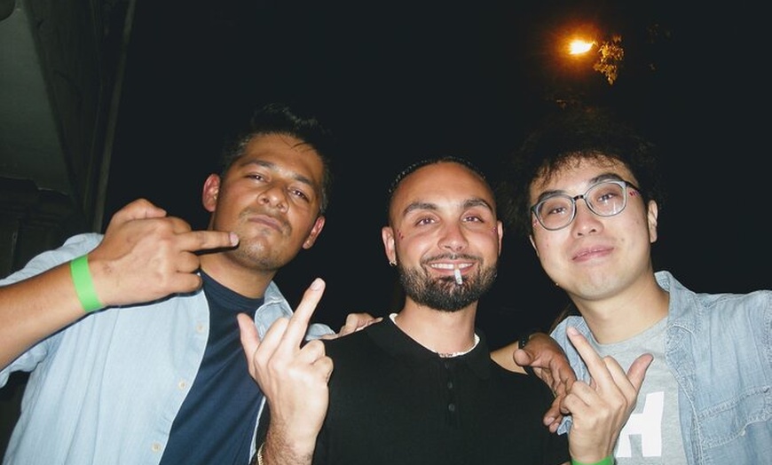 Image 13: OG Barcelona Night Adventure — 3 bares, 3 chupitos y entrada VIP al...