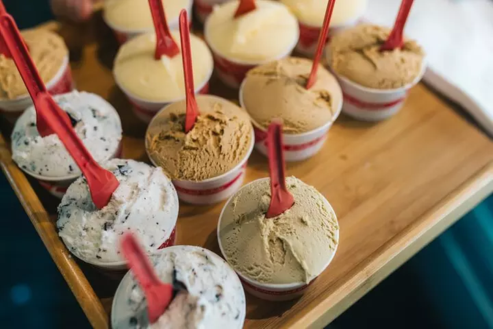 Foods of NY Tours Chelsea Market Food Tour & High Line Park