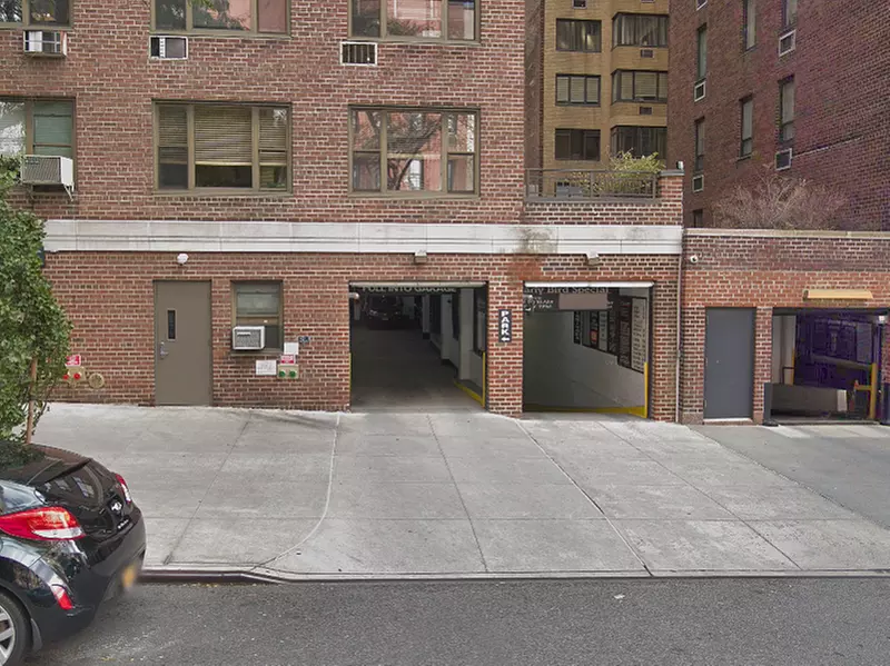 Parking at iPark - Intertown Parking Corp. Garage