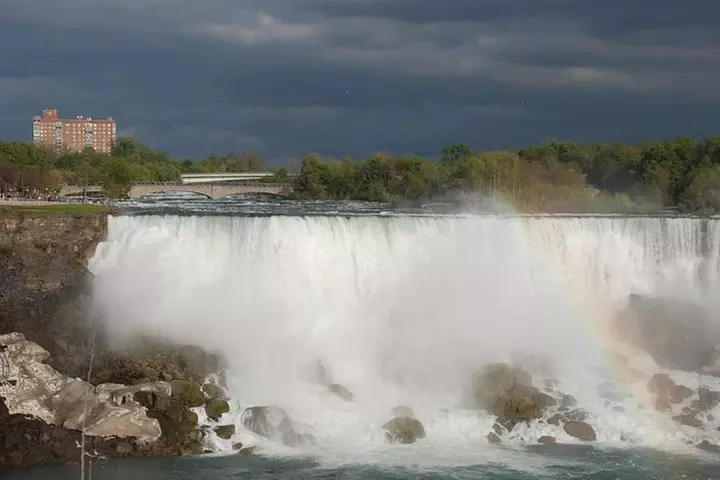 Niagara Falls Walking Food Tour - Second Medium