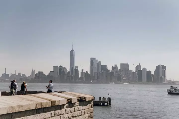 Statue of Liberty and Ellis Island Guided Tour with Ferry