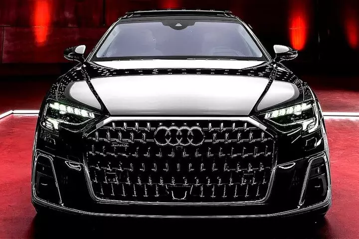 Private Transfer Chicago to Chicago Airport by Luxury Car or SUV - Primary Image